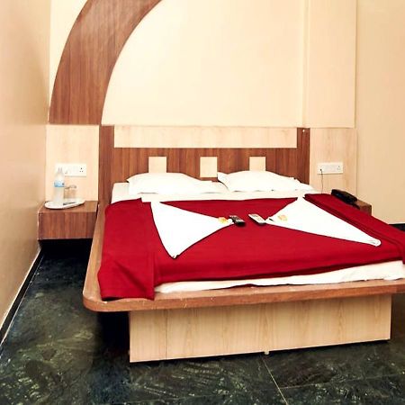 Hotel Three G Shirdi Zewnętrze zdjęcie