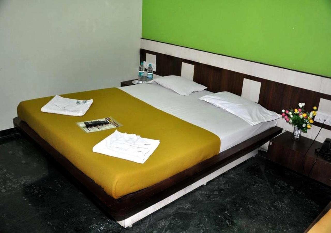 Hotel Three G Shirdi Zewnętrze zdjęcie