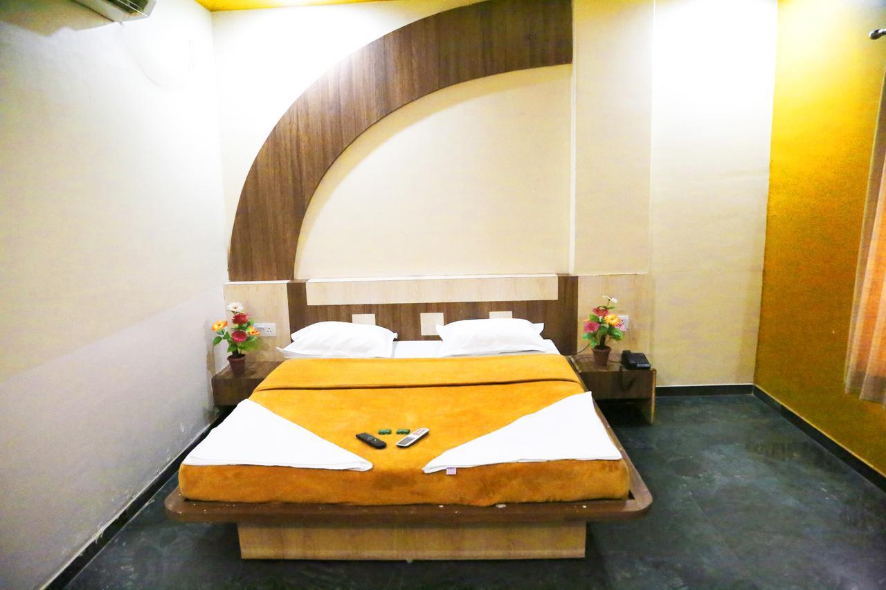 Hotel Three G Shirdi Zewnętrze zdjęcie