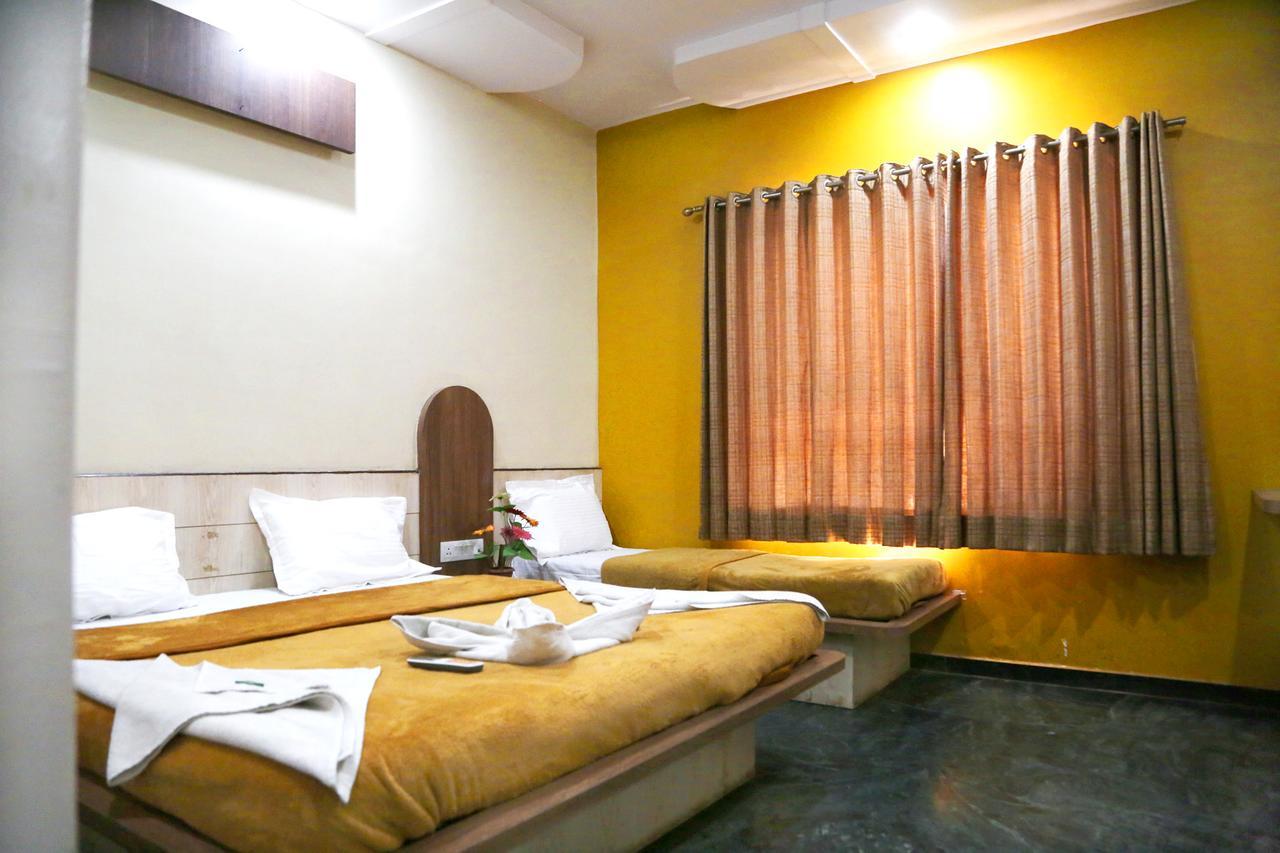 Hotel Three G Shirdi Zewnętrze zdjęcie